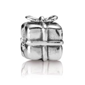 Pandora Gift Box Present Silver Retired Charm